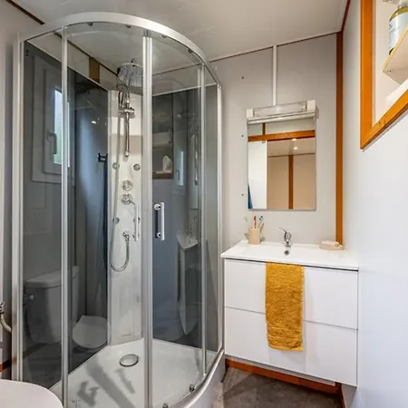 Spacieux Sans Cuisine Avec Terrasse - 6 Personnes - Api-1-52-608