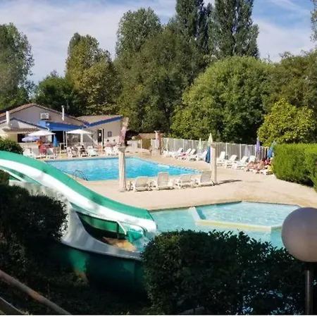 Kemping Spacieux Sans Cuisine Avec Terrasse - 6 Personnes - Api-1-52-608
