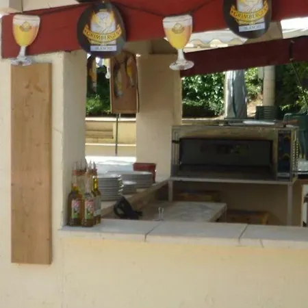 Kemping Spacieux Sans Cuisine Avec Terrasse - 6 Personnes - Api-1-52-608